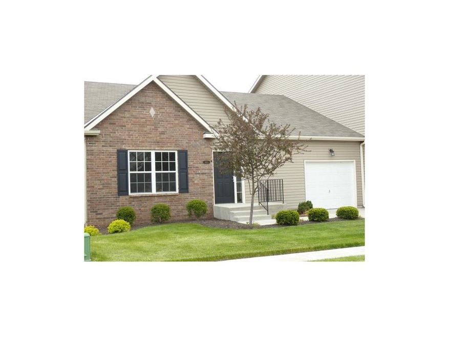 Like new, ranch townhouse.