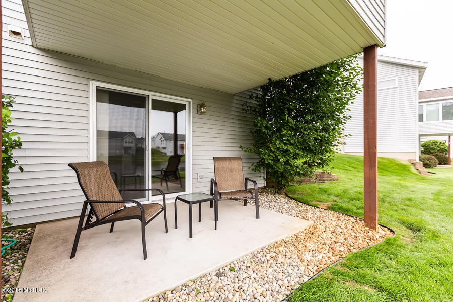 1507 Bogey St SW unit 17, Byron Center, MI 49315 - photo 1