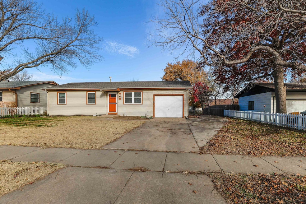 122 Swanee Dr, Goddard, KS 67052 - photo 1