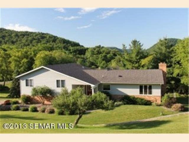 2021 Clinton Dr, Winona, MN 55987 - photo 1