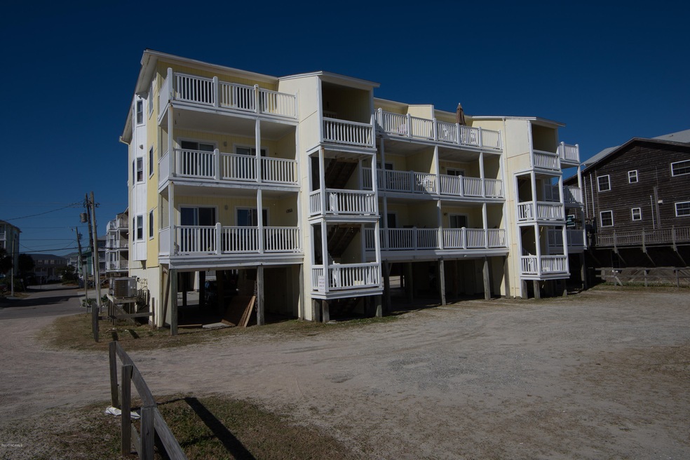 1500 Carolina Beach Ave N Back