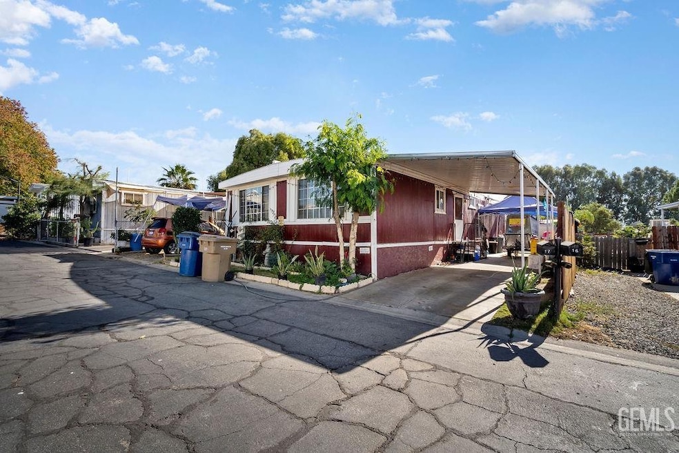 8300 Kern Canyon Rd unit 17, Bakersfield, CA 93306 - photo 1