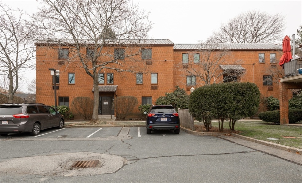 11 Barton Square unit 201, Salem, MA 01970 - photo 1