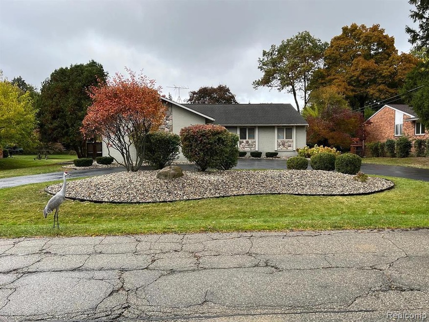2770 Colonial Way, Bloomfield Hills, MI 48304 - photo 1