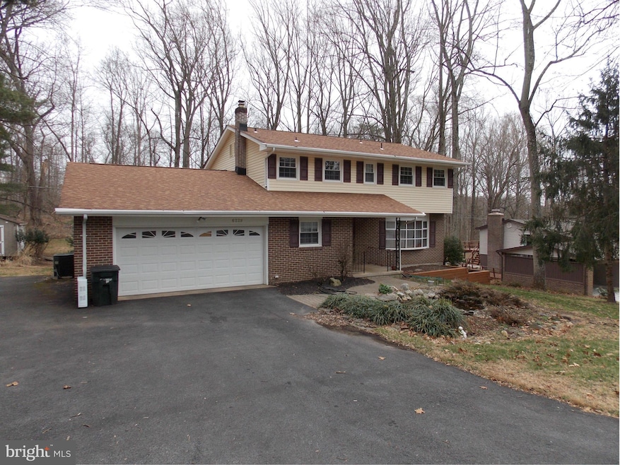 6229 Oak Hill Dr, Sykesville, MD 21784 - photo 1