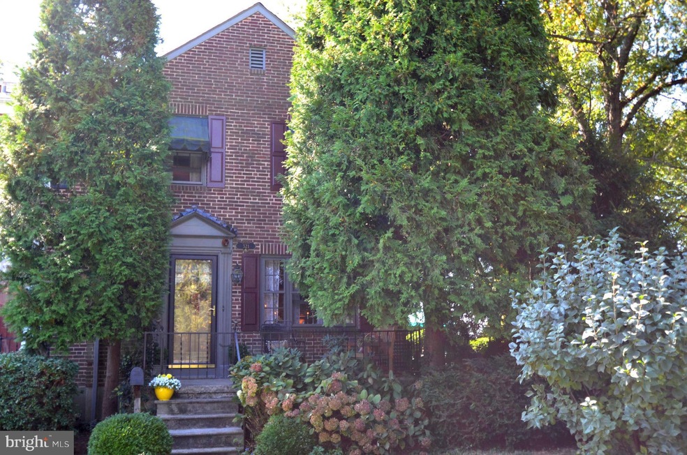 321 Old Trail Rd, Baltimore, MD 21212 - photo 1