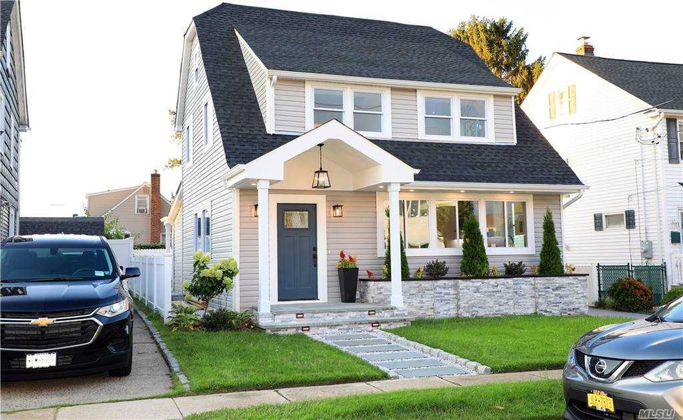 190 Fairfield Ave, Mineola, NY 11501 - photo 1