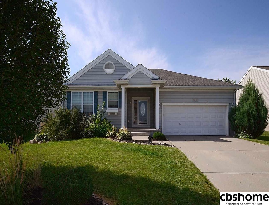 911 Port Royal Dr, Papillion, NE 68046 - photo 1