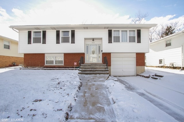 3323 Laurel Ln, Hazel Crest, IL 60429 - photo 1