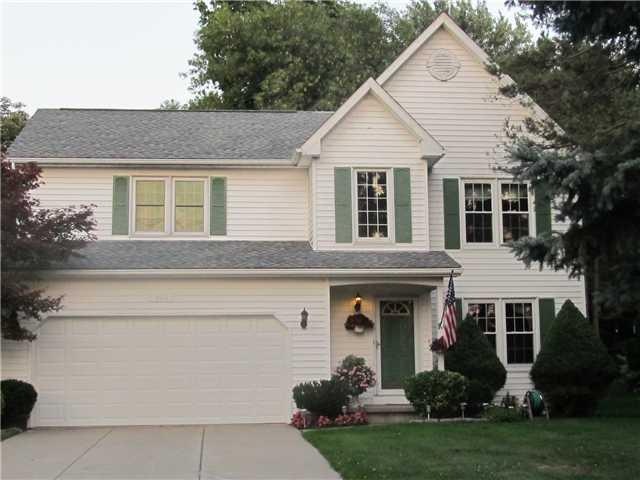 Exterior Front Vinyl siding, roof 2 years old, new