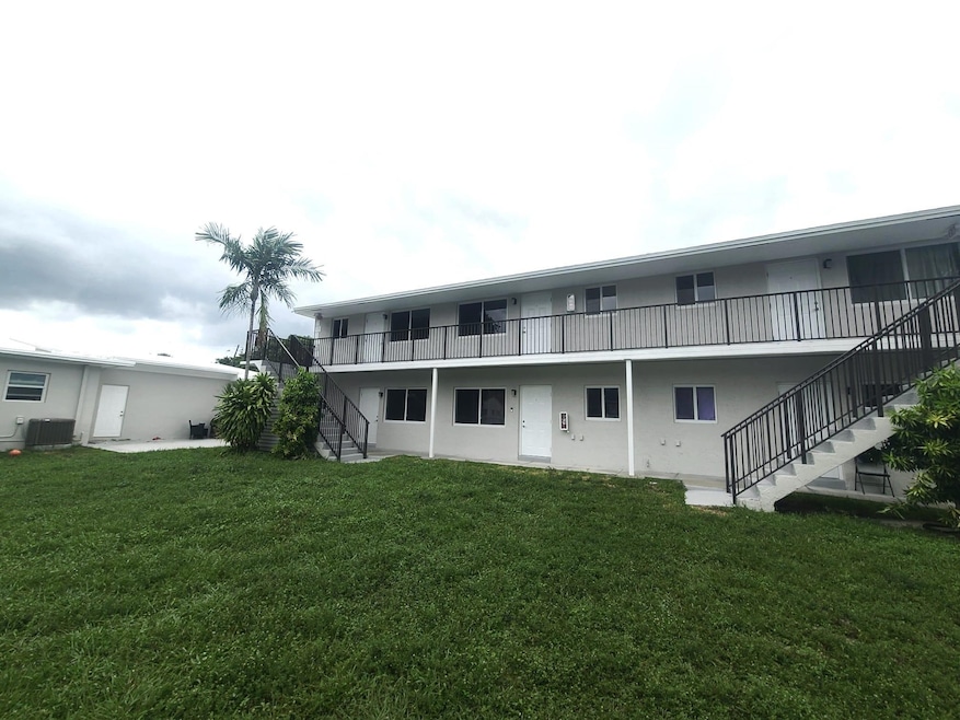2719 Lincoln St unit 2, Hollywood, FL 33020 - photo 1