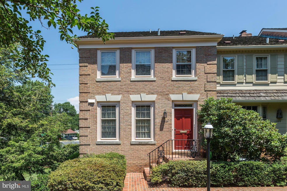 11007 Wickshire Way, Rockville, MD 20852 - photo 1