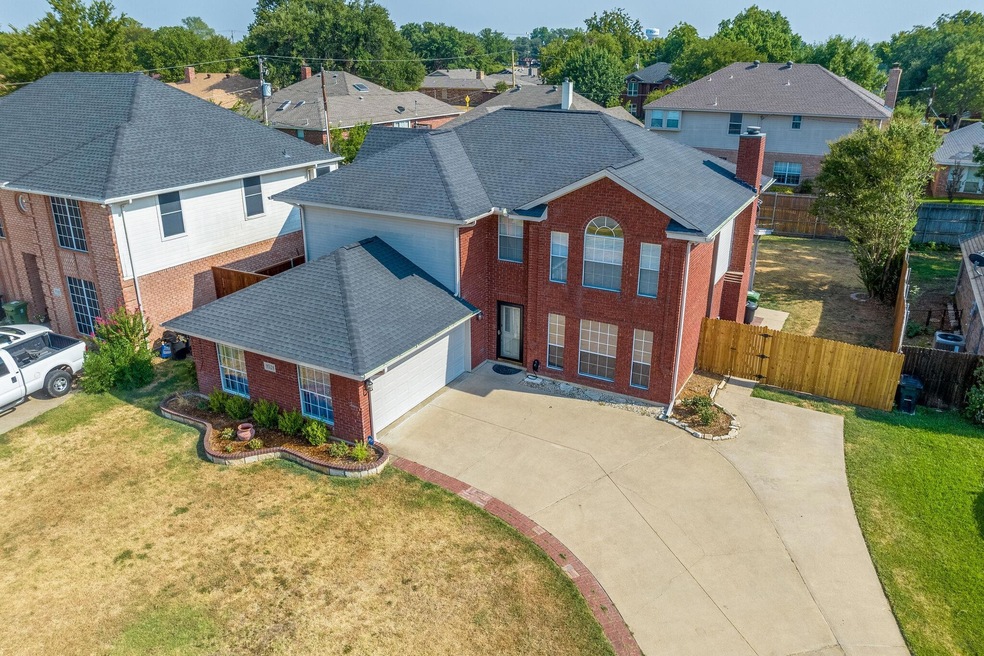 8524 Ellis Dr, North Richland Hills, TX 76182 - photo 1