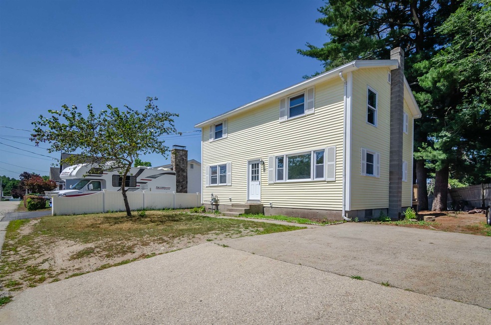 9 1/2 Wellman Ave, Nashua, NH 03064 - photo 1