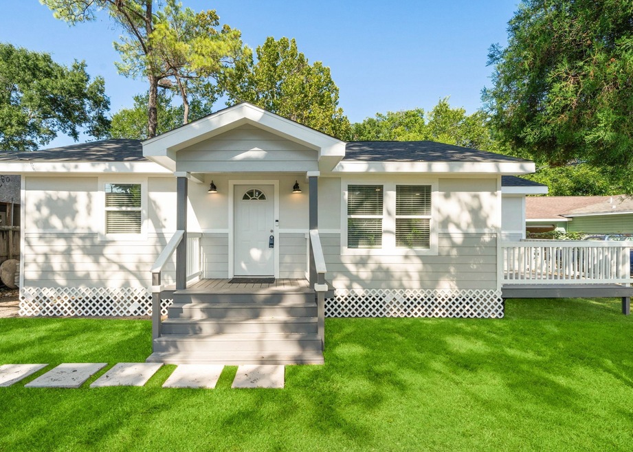 9401 Shoreham St, Houston, TX 77093 - photo 1