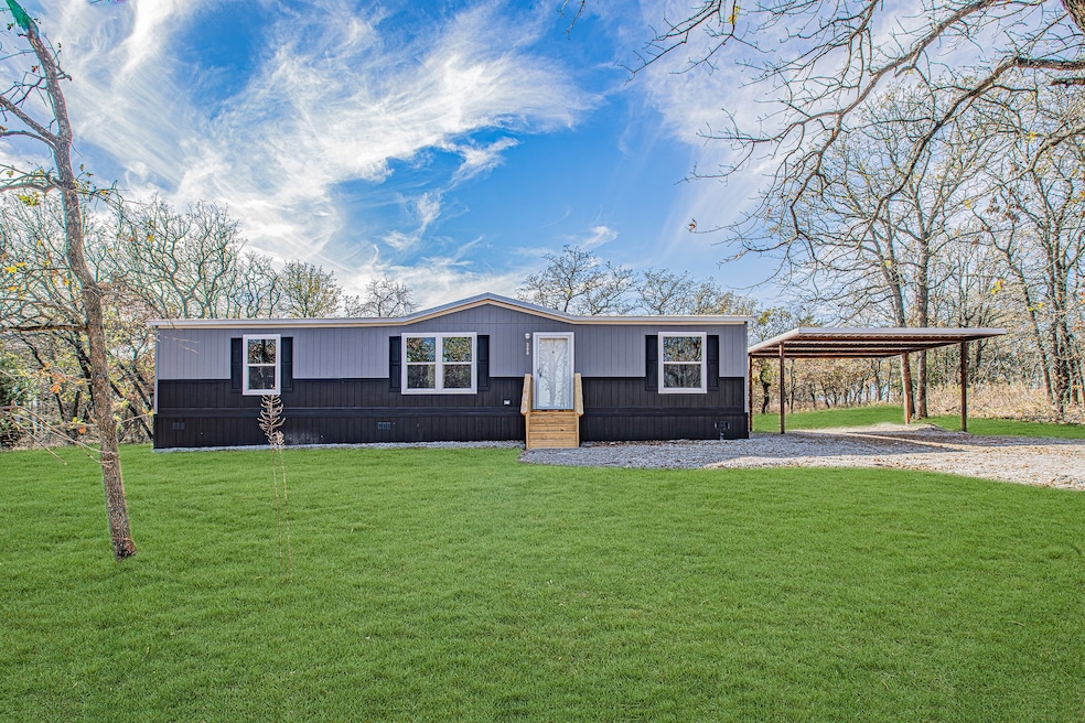 300 Huddleston Rd, Sunset, TX 76270 - photo 1