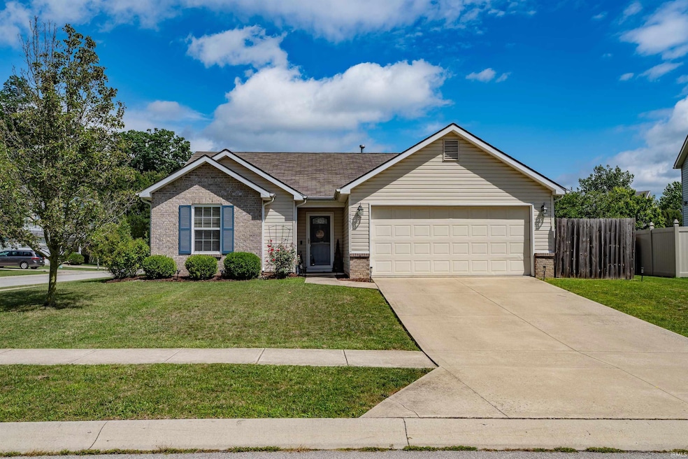 7205 Shetland Dr, Fort Wayne, IN 46814 - photo 1