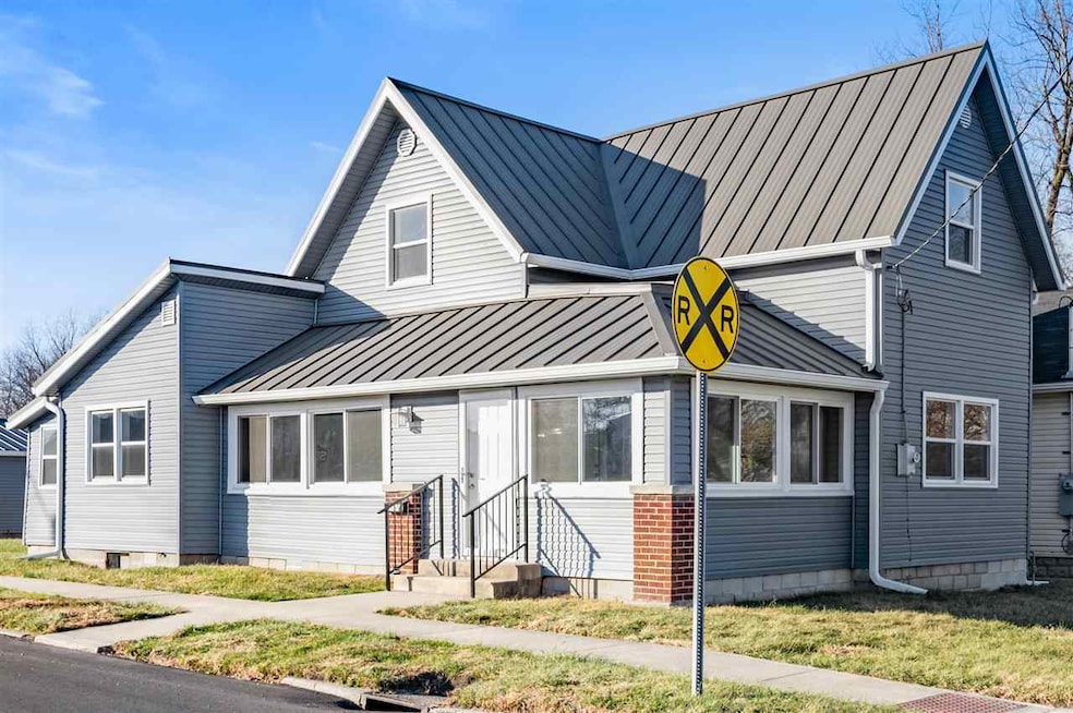 328 W 3rd St unit Portland, Portland, IN 47371 - photo 1