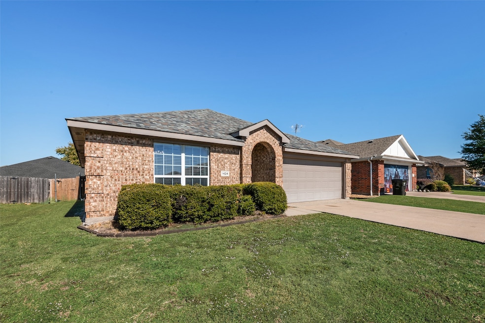 1424 Jacksons Run, Greenville, TX 75402 - photo 1