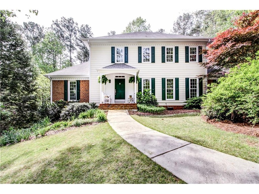 Captivating, beautiful and updated private retreat