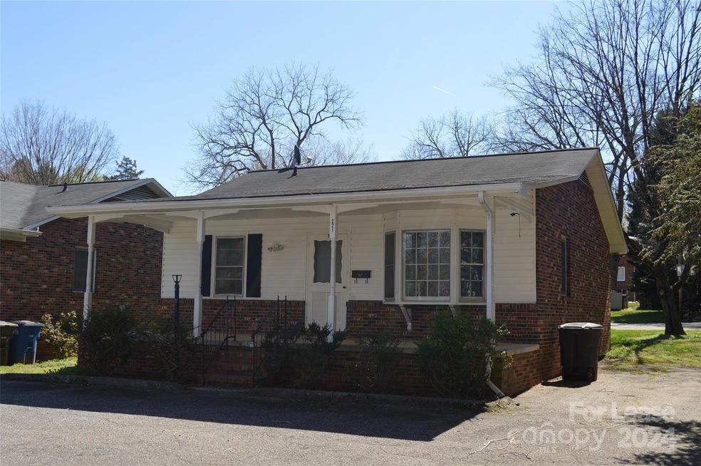 221 Kelly St unit 5, Statesville, NC 28677 - photo 1