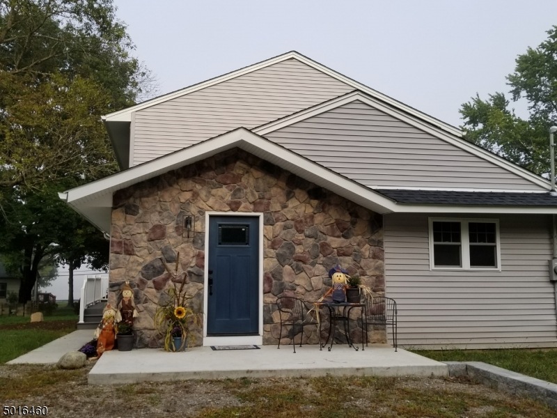 7 Walnut Dr, Belvidere, NJ 07823 - photo 1