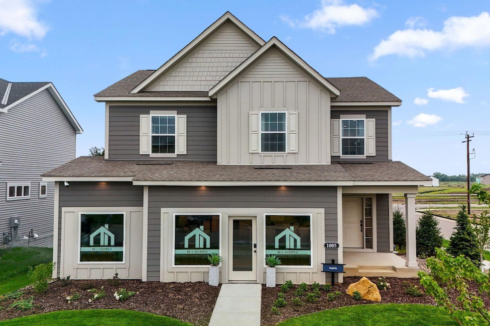 Welcome to 1005 Annagaire, our model Sophia!