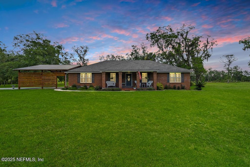 4 bedroom, brick on 4 acres