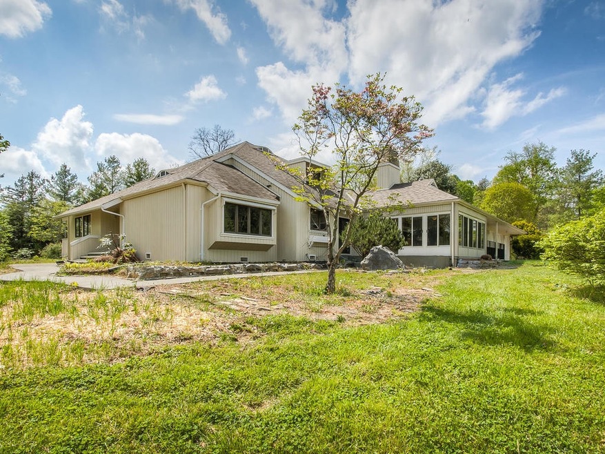 Home w 8 acres