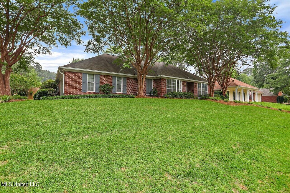118 Hanover Dr 3