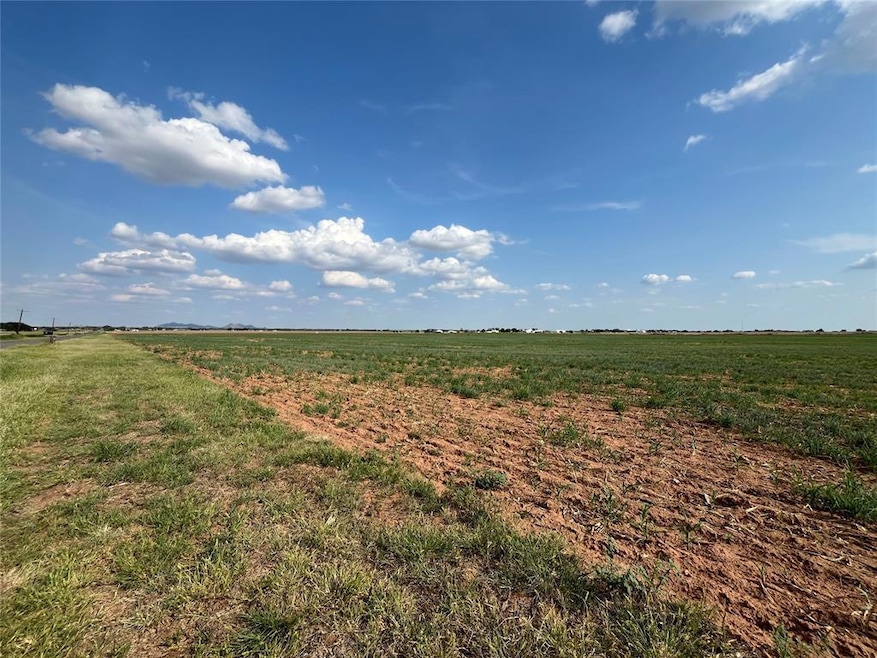 Pending $500,000 • Co-Listing Agent