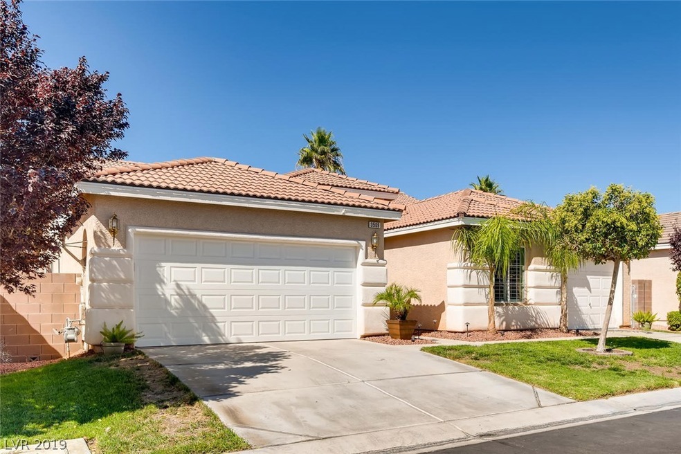 Beautiful single story 3 car garage