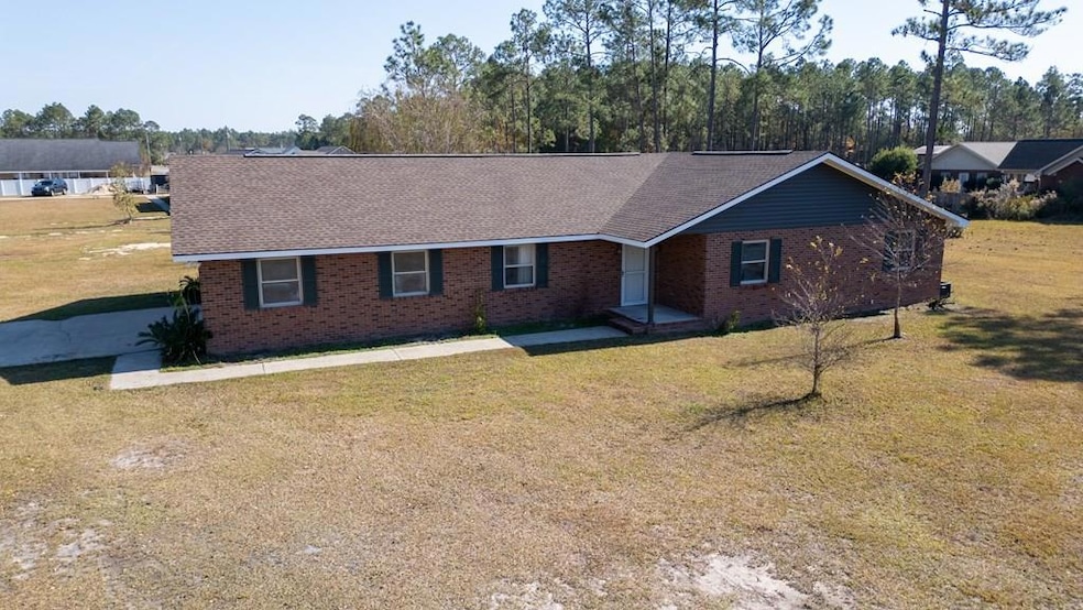 501 Brandon St, Baxley, GA 31513 - photo 1