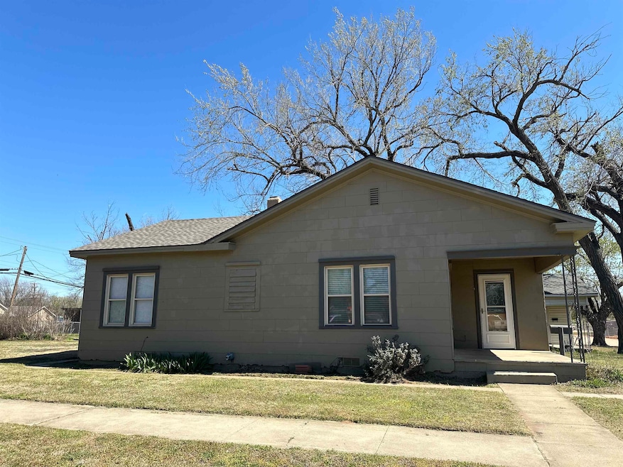 301 E 2nd St, Watonga, OK 73772 MLS 20231454