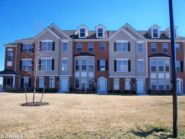 Exterior Front - Beauftiful Landscaping