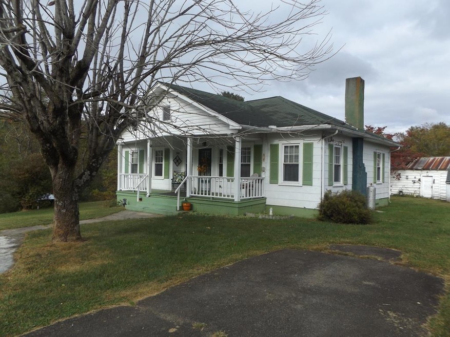 210 Hampton St, Fries, VA 24330 MLS 91553