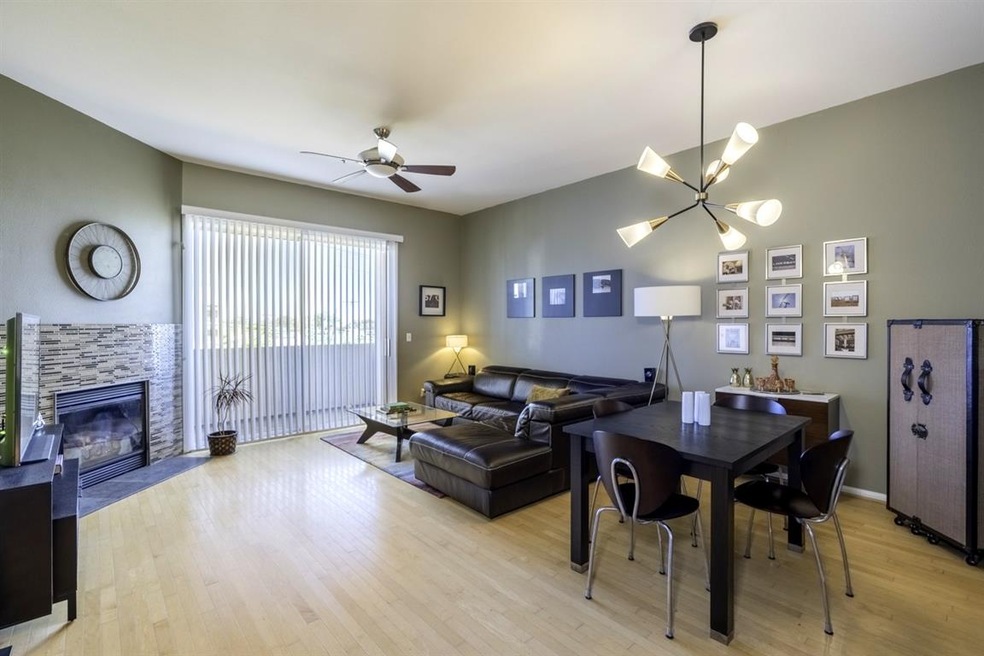 West facing. Gas Fireplace. Watch the sunsets and 