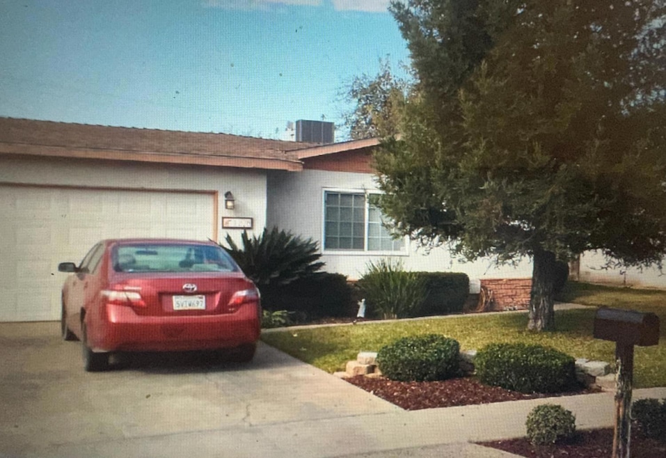 1206 Merced St, Madera, CA 93638 - photo 1