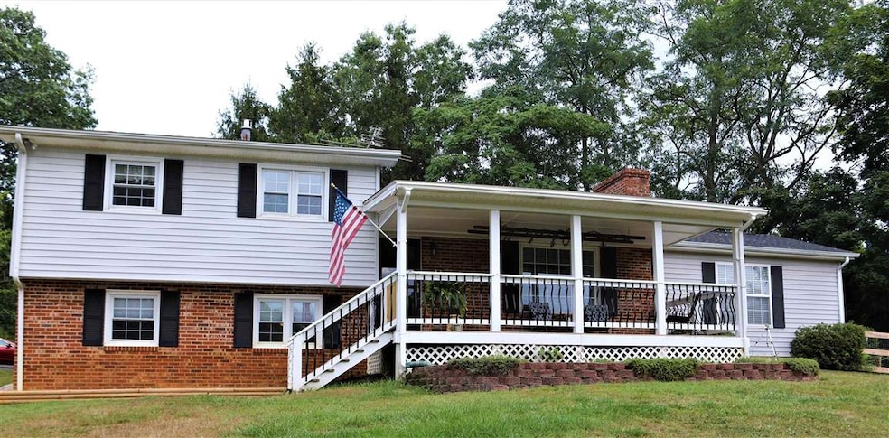 678 Ladd Rd, Fishersville, VA 22939 - photo 1