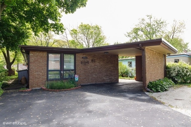 18413 Argyle Ave, Homewood, IL 60430 - photo 1