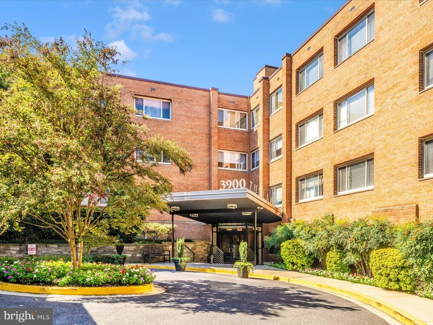 3900 Tunlaw Rd NW unit 613, Washington, DC 20007 - photo 1