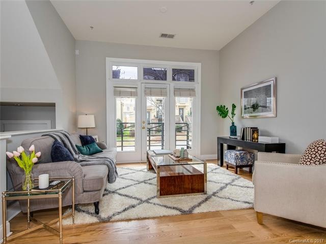 Enjoy entertaining in this bright and beautiful ro