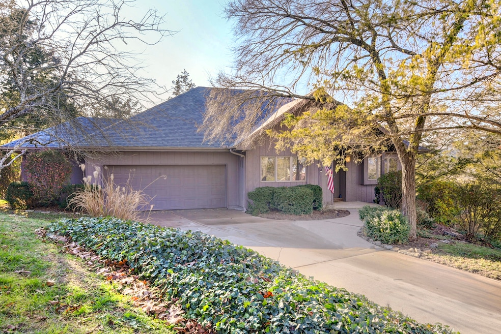 1304 Stoneycreek Ln, Reeds Spring, MO 65737 - photo 1