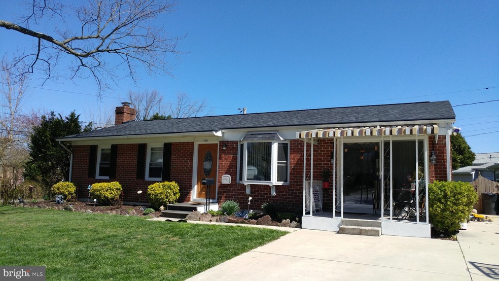 216 Greenview Ave, Reisterstown, MD 21136 - photo 1
