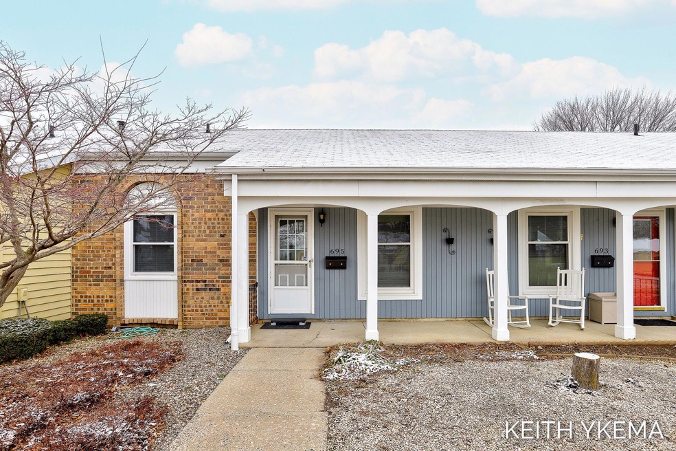 2-web-or-mls-695 Carriage Ln Georgetown
