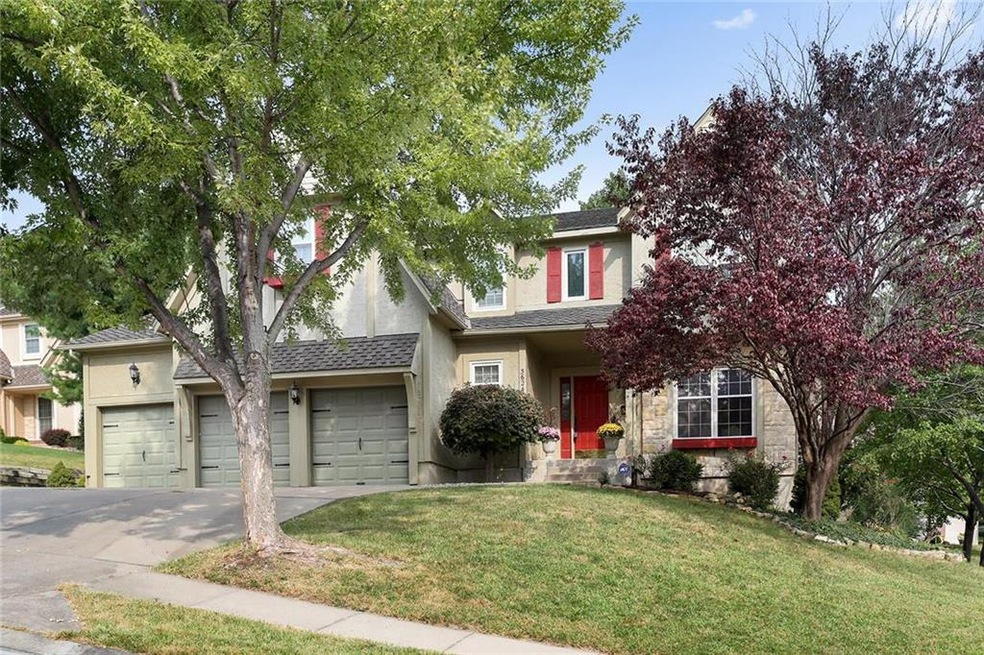 Charming Riss Lake 2 Story, 4 Bdrm, 2 1/2 Bath wit