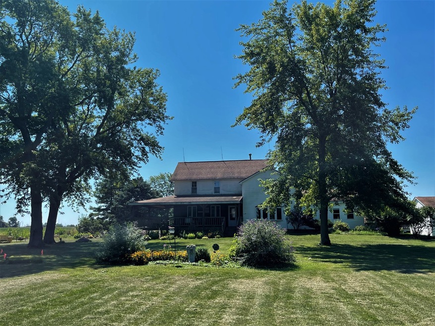 Great country property on 3 acres!