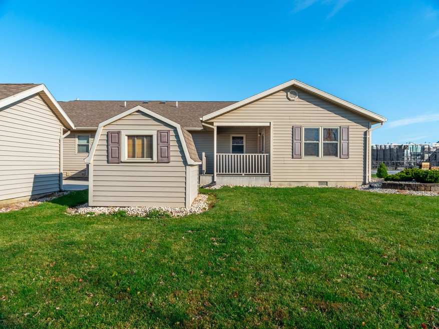 411 Eastown Dr, Wapakoneta, OH 45895 - photo 1