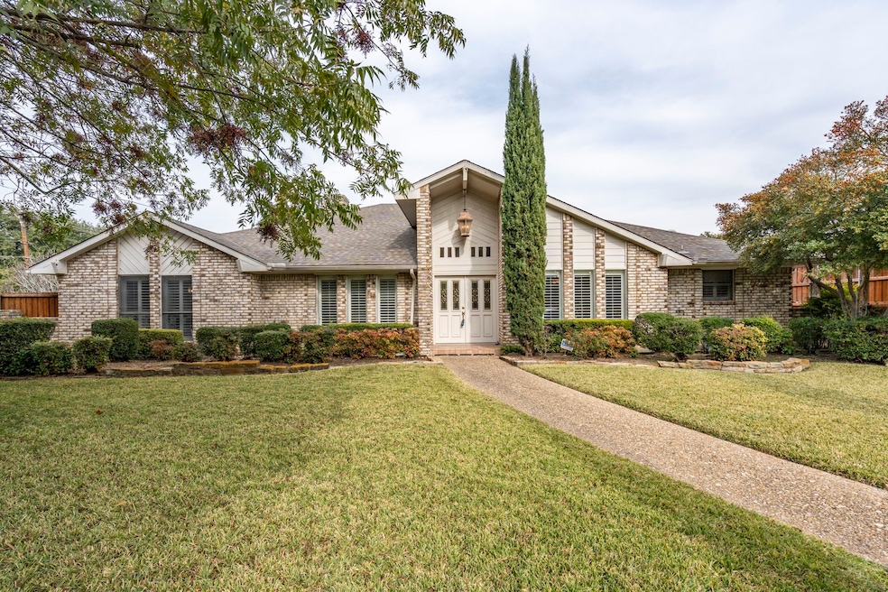 6415 Barkwood Ln, Dallas, TX 75248 - photo 1