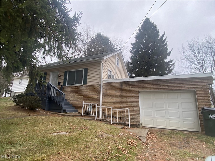 103 Wallace St, Saint Clairsville, OH 43950 - photo 1